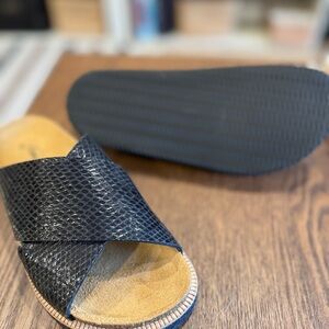 Free People Black Textured Sandals